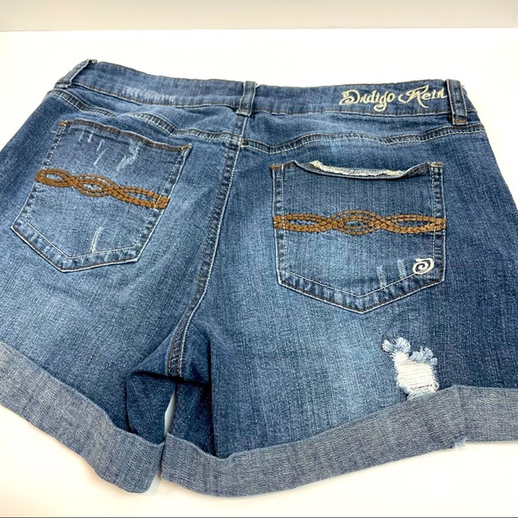 Indigo Rein Forever Jean Shorts. Size 11. Brand new condition. - Picture 2 of 5